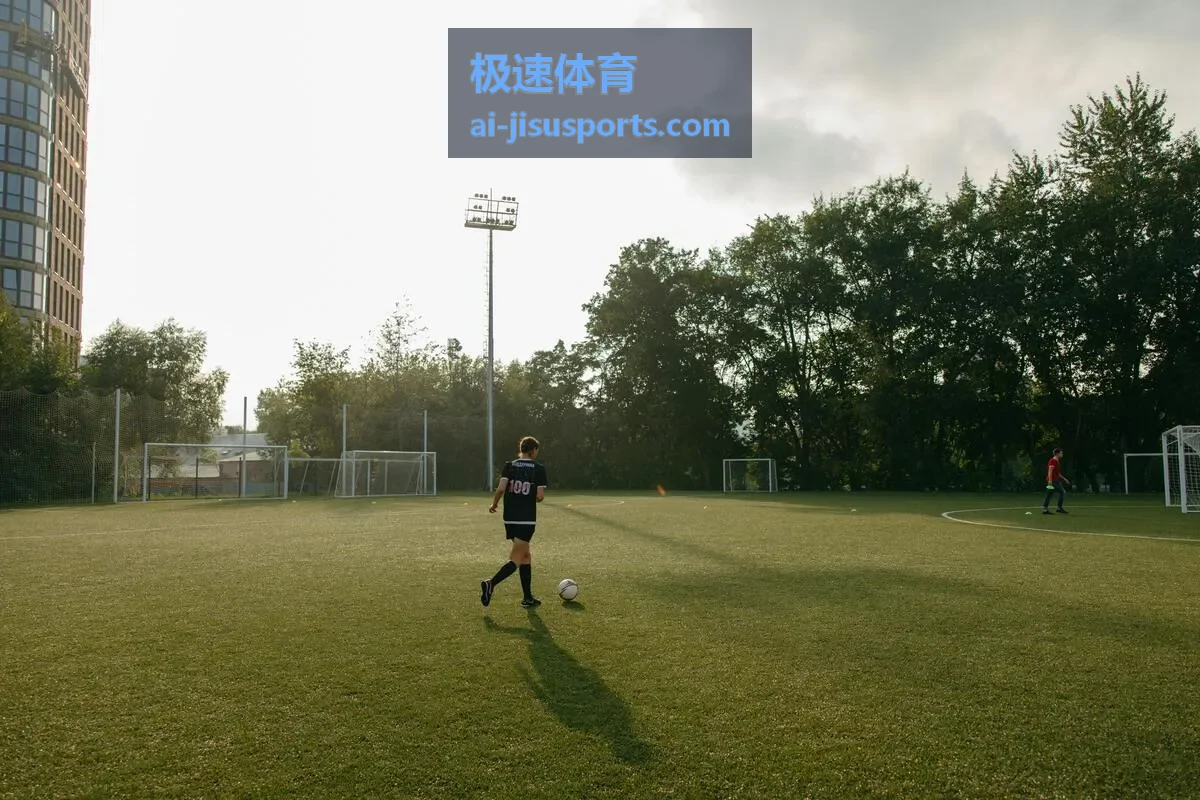 极速体育社区热榜品牌背景图，展示年轻化资讯流风格
